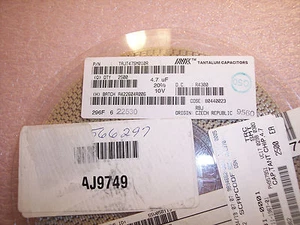 Menge (2500) 4,7uf 10V 3528-12 LOW PROFILE "B" GEHÄUSE SMD TANTAL TAJT475M010R AVX - Bild 1 von 1