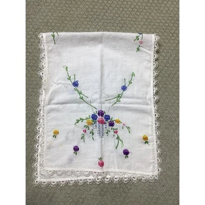 Centro de mesa vintage bordado borde de encaje floral lino blanco Foto 1 de 4