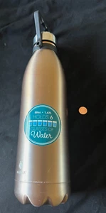 BOTELLA DE AGUA Manna 50 OZ Acero Inoxidable Doble Pared Mango Aislado Tapa Apretada - Imagen 1 de 6