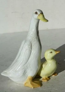 Duck Chick Figurine Enesco Ceramic Porcelain Mommy Baby Hand Painted Figurine -- - Picture 1 of 1