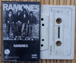 RAMONES DEBUT ALBUM ULTRA RARE CASSETTE TAPE IN SPANISH ARGENTINA 1976 - Imagen 1 de 5