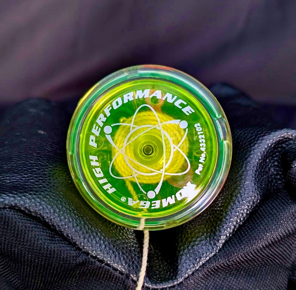 YoYo transparente vintage Yomega Brain Maui edición limitada con tapas amarillas transparentes Foto 1 de 3