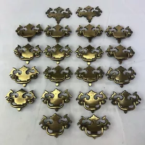 Vintage Keeler Brass Co KBC1 #8652 Brass Dresser Drop Pulls & Key Hole Lot Of 20 - Picture 1 of 13