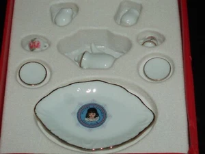 MADAME ALEXANDER 1997 MADC Mini Puppe Teeservice Reutter Porzellan Germany Neu in OVP - Bild 1 von 4