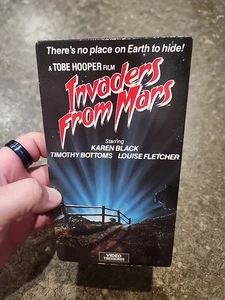 Invaders From Mars VHS 1989 Movie Horror Sci-Fi Tobe Hooper Original  - Works  - Bild 1 von 7