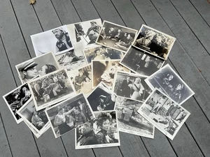 Vintage Schwarzweiß 30 Filmfotos 10” x 8” - Bild 1 von 5