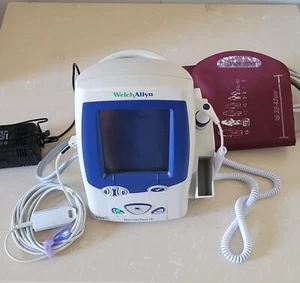 WELCH ALLYN LXI VITALZEICHEN MONITOR MIT NEU IM KARTON, SPO2 UND TEMP - Bild 1 von 7