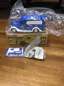 UK Kentucky Wildcats National Champion 1936 FORD PANEL VAN Ertl DIECAST Bank LE - Picture 1 of 8