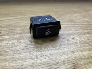 BMW E28 E30 - Warnblinker Schalter / Hazard Light SWITCH 1367686 SAEQC79 LK8319 - Bild 1 von 5