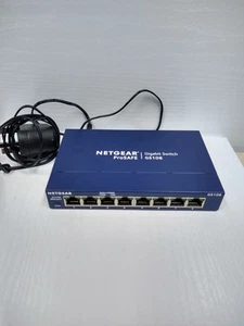 Netgear GS108v4 ProSAFE 8-portowy przełącznik gigabitowy - niebieski - Zdjęcie 1 z 18