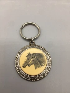 Barlow Metal Keychain Two Horse Heads - Picture 1 of 3