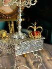 Maison de poupée miniature artisanale or 14 carats rubis perle couronne royale émail sur or