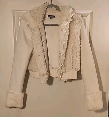Jaqueta curta Bebe feminina creme camurça falsa shearling cropped.Lg pele de coelho - Imagem 1 de 4