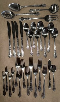 Servicio floral de acero inoxidable Rogers Oneida para 4 con servicio y aplicación. Horquillas 30 piezas Foto 1 de 4