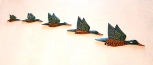 Handgeschnitzte Holz-Wanddekoration – Fliegende Enten – Vintage-Charme - Bild 1 von 7