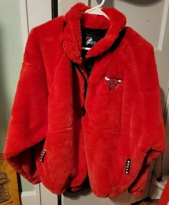 Chicago Bulls fuzzy pullover Ladies size Medium New - Image 1 of 4