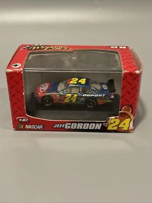 WINNERS CIRCLE NASCAR JEFF GORDON DUPONT #24 1:87 - Image 1 of 4