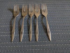 Oneida Silver Lasting Rose Stainless Flatware 5 Salad Forks - Picture 1 of 5