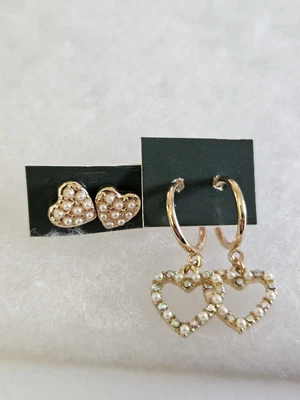 2 Pares de Nuevos Pendientes Tachuelas y Colgantes Tono Dorado Sin Níquel - Corazones Perlas Imitadas Foto 1 de 4