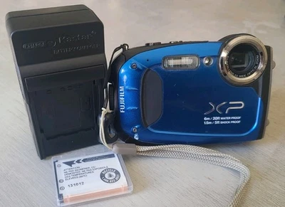 Fujifilm FinePix XP60 Waterproof Digital Camera 2 Batteries & Battery Charger - Image 1 of 4
