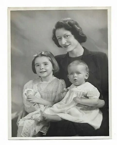 6 x 9 foto original de Marcus Adams señora Denison y niños Pamela y Peter - Imagen 1 de 2