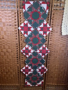 Vintage gesteppt Weihnachten Esszimmer Dekor Urlaub Tischläufer 50 "lang x 17" breit - Bild 1 von 9
