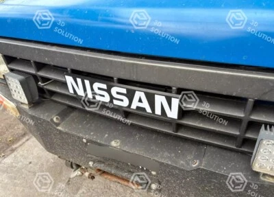 Replica Scritta Frontale Nissan Patrol TR- Emblema Griglia - Imagen 1 de 4