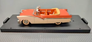 VITESSE 1/43 - 462 FORD FAIRLANE 1956 CONVERTIBLE - CORAL/WHITE - Picture 1 of 11
