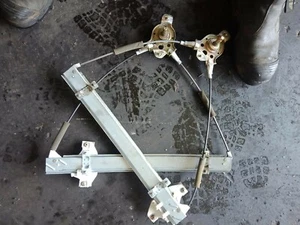 DAEWOO LAOS 1998 LEFT OR RIGHT HAND WINDOW REG REGULATOR - Picture 1 of 1