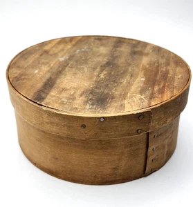 Dispensa dispensa legno curvato 6,5" rotonda primitiva vintage chiodi rame - Foto 1 di 4