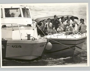 GUARDIA COSTIERA Escort CUBANO RIFUGIATO Barca FLORIDA Vintage 1981 Foto Stampa - Foto 1 di 2