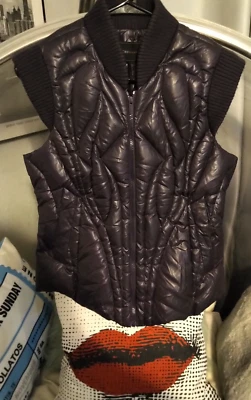 Chaleco acolchado acolchado BCBG MAXAZRIA púrpura profundo con cremallera frontal talla S Foto 1 de 3