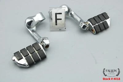 Harley Electra Glide 2005 juego de clavijas y soportes de montaje cromo en ángulo largo Foto 1 de 4