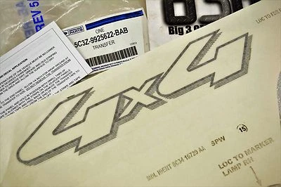 Ford Super Duty F-250 F-350 2005-2009 lado derecho o derecho trasero 4x4 calcomanía emblema nuevo original Foto 1 de 2