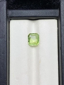 Piedra preciosa de peridoto natural de 2,55 quilates - verde vibrante - piedra suelta para joyería - Imagen 1 de 6