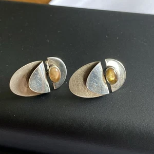 Pendientes perforados artesanales modernistas de plata de ley - 2 cm X 1,5 cm - Imagen 1 de 6