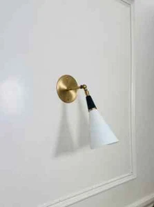 Beautiful 1 Light Brass Wall Scone Wall Light Modern Handcrafted Brass Wall Lamp - Picture 1 of 8