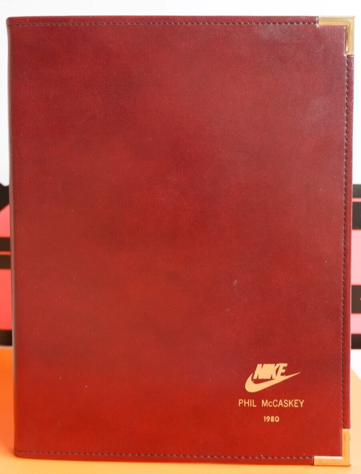 NUEVO Carpeta de cuero vintage Nike Employee Portfolio 1980 Playbook cinta azul Foto 1 de 4