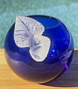 Astral Hand Blown Lead Crystal Cobalt Blue Vase With Flowers Made In Korea - Picture 1 of 8