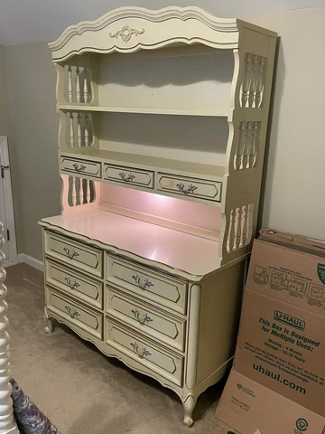 Henry Link French Provencial Antique White Dresser & Hutch Pick up only Georgia Cover