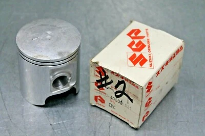 Bonito pistón OEM 1980-1981 Suzuki RM250 12110-40600-025 Foto 1 de 2