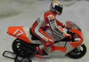Motocicleta ónix escala 1:24 M018 Yamaha YRZ 500 Team Roberts Norifumi Abe #17 - Imagen 1 de 2