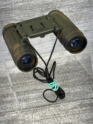 BUSHNELL 8 x 21 Compact Binoculars 378 ft at 1000 Yards Camo Hunting Outdoors - Image 1 of 4