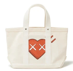 KAWS x HUMAN MADE HEART TOTE BAG SMALL - Picture 1 of 2