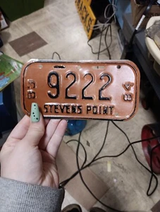 1983 To 1984 Stevens Point Bicycle License Plate 9222 - Picture 1 of 20