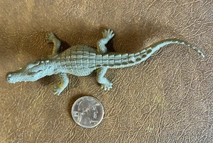 ๐๐ Outback Steakhouse NEW Crocodile๐๐ - Picture 1 of 4