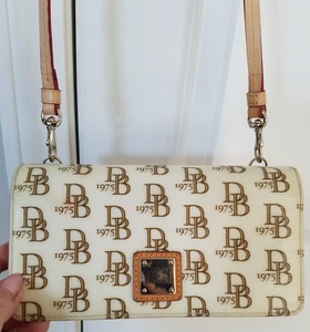 Dooney & Bourke Vintage DB 1975 SIGNATURE CROSSBODY BAG COATED CANVAS IVORY COLOR - Bild 1 von 7