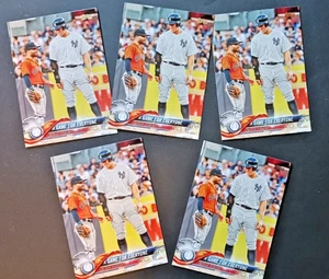 Aggiornamento Topps 2018 #US79 Un gioco per tutti -Jose Altuve/Aaron Judge (5 carte) - Foto 1 di 2