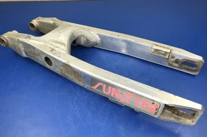 92 Honda CR125 CR 125 OEM Rear Swingarm Swing Arm Pivot Suspension - Picture 1 of 10
