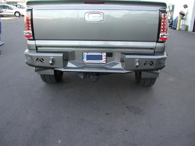 Fab Fours Heavy Duty Rear Bumper Fits For 2006-2007 GMC/Chevrolet CH99-W1250-1 Foto 1 de 3
